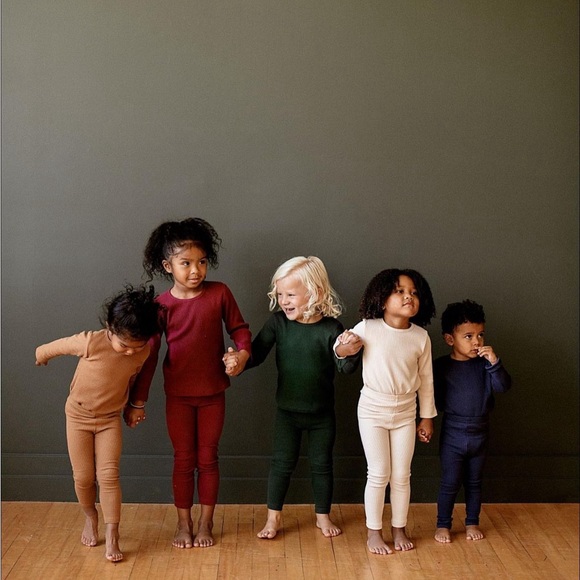 Knotted Fern organic ribbed bodysuit and pants in forest green. 12-18 - Picture 2 of 3